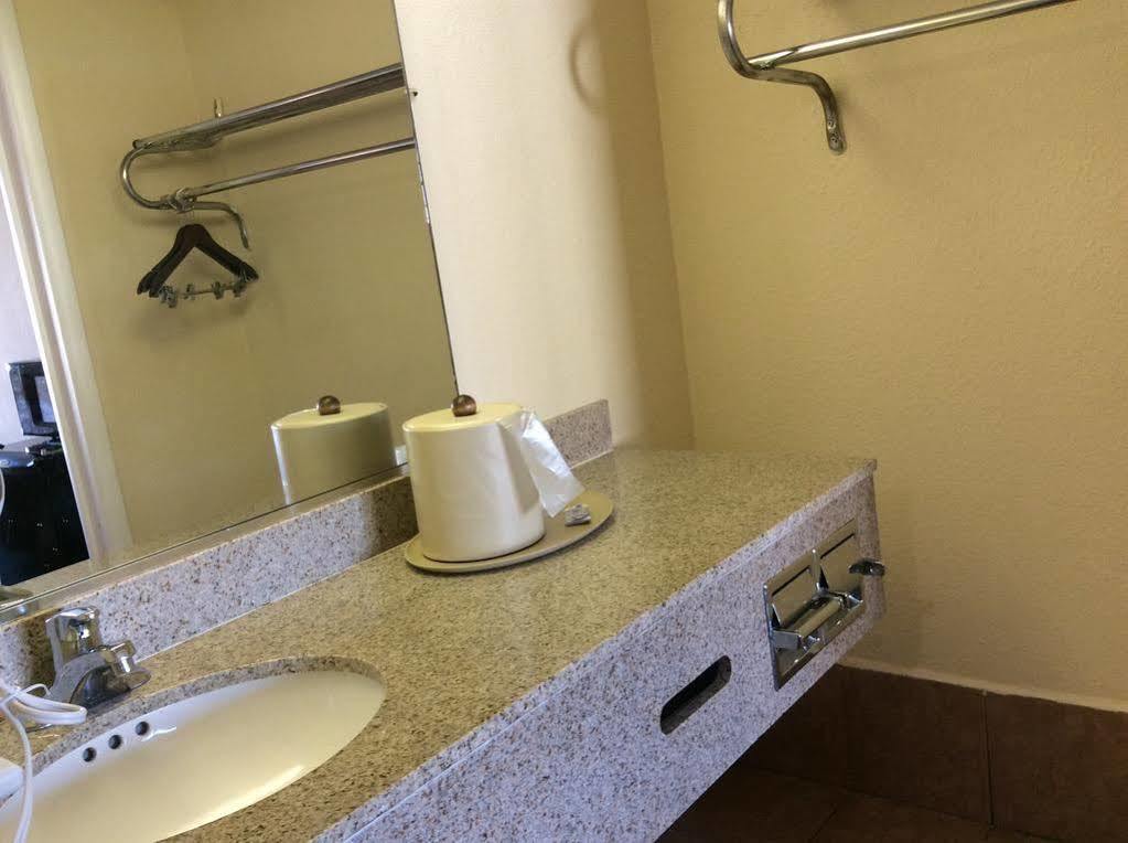 Motel 6 ברלינגטון מראה חיצוני תמונה